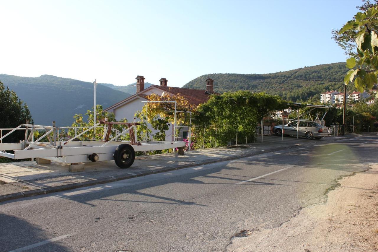 Apartments With A Parking Space Rabac, Labin - 7410 Eksteriør billede